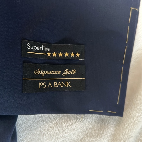 Jos A Bank Signature Gold Suit - New With Tags - Picture 2 of 9